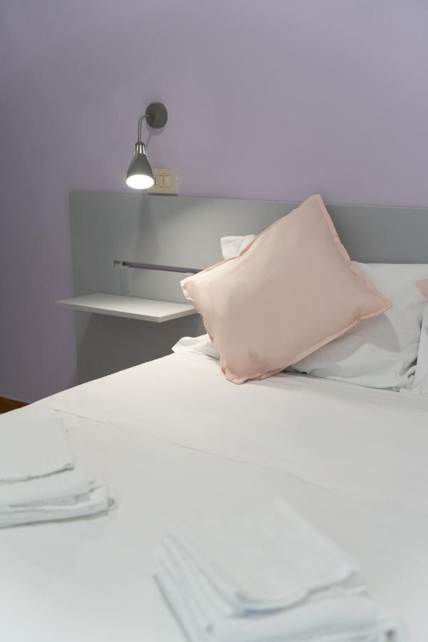Hotel The Sea Римини Екстериор снимка